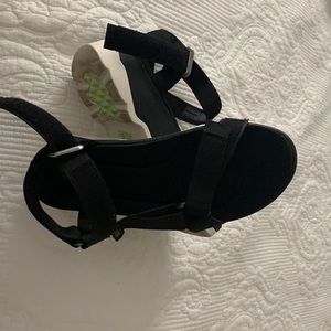 Teva Jadito Universal sandal